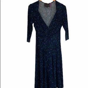 Leota v neck dress. 3/4 sleeves.